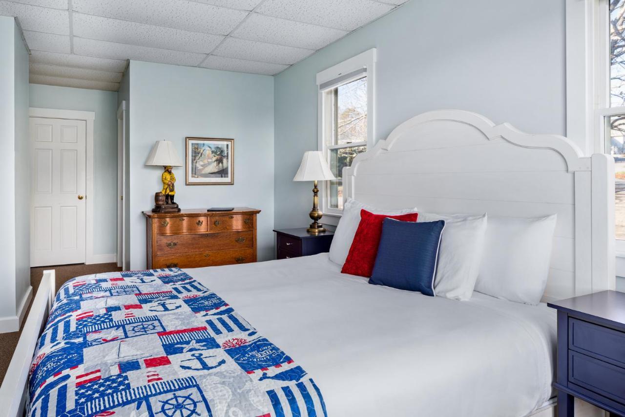 Inn East Wind &
