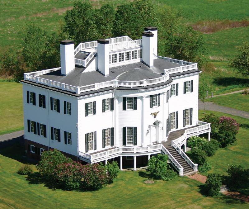Inn East Wind &