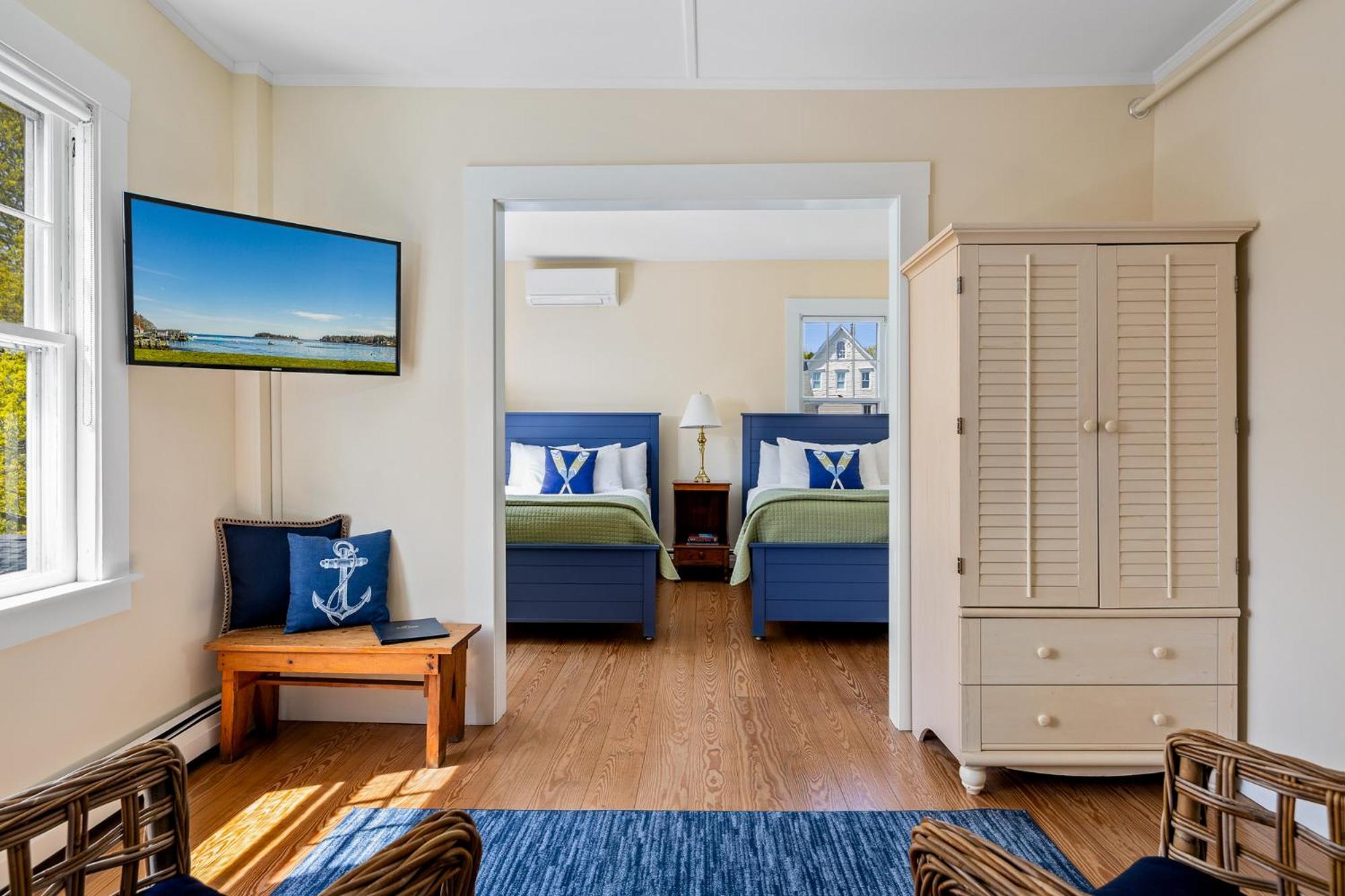 Inn East Wind & 2*