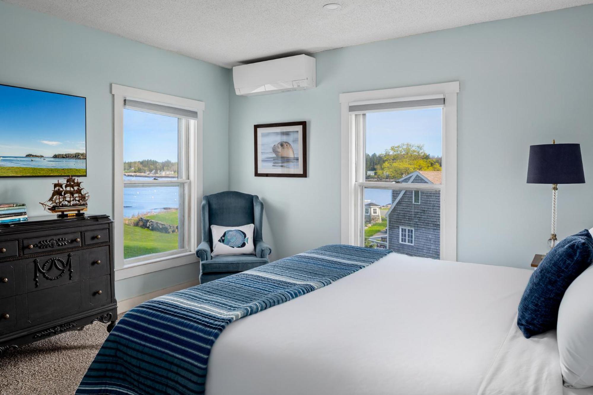 Inn East Wind & 2*