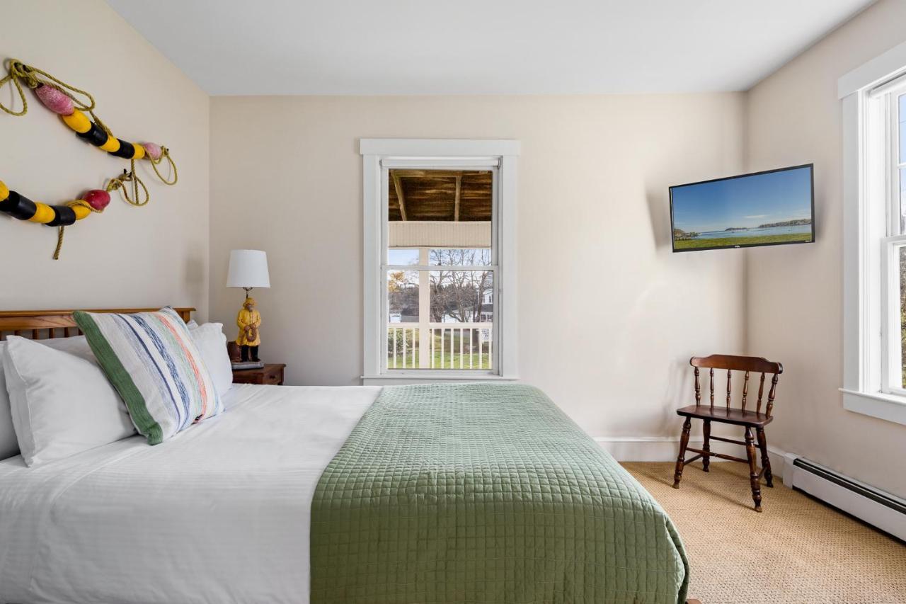 Inn East Wind &
